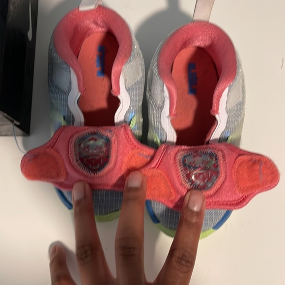 LebronXIX (TD) Toddler Boy Size 8 - Picture 4 of 9